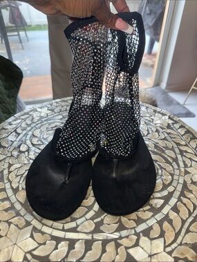 Source Unknown Black Mesh Rhinestone Thong Sandals